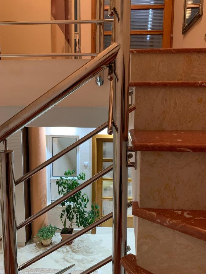 Guest House Nuhii أولتْسي المظهر الخارجي الصورة