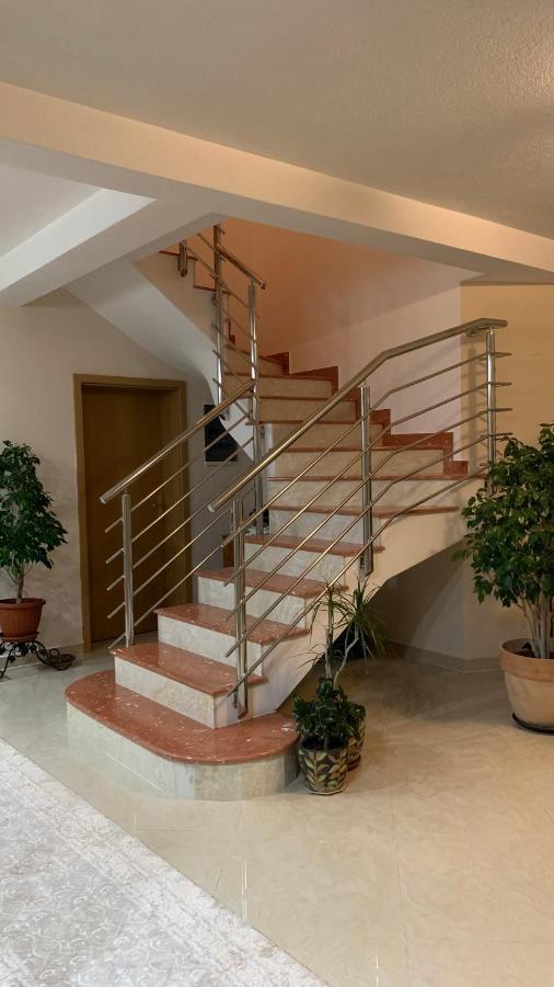 Guest House Nuhii أولتْسي المظهر الخارجي الصورة