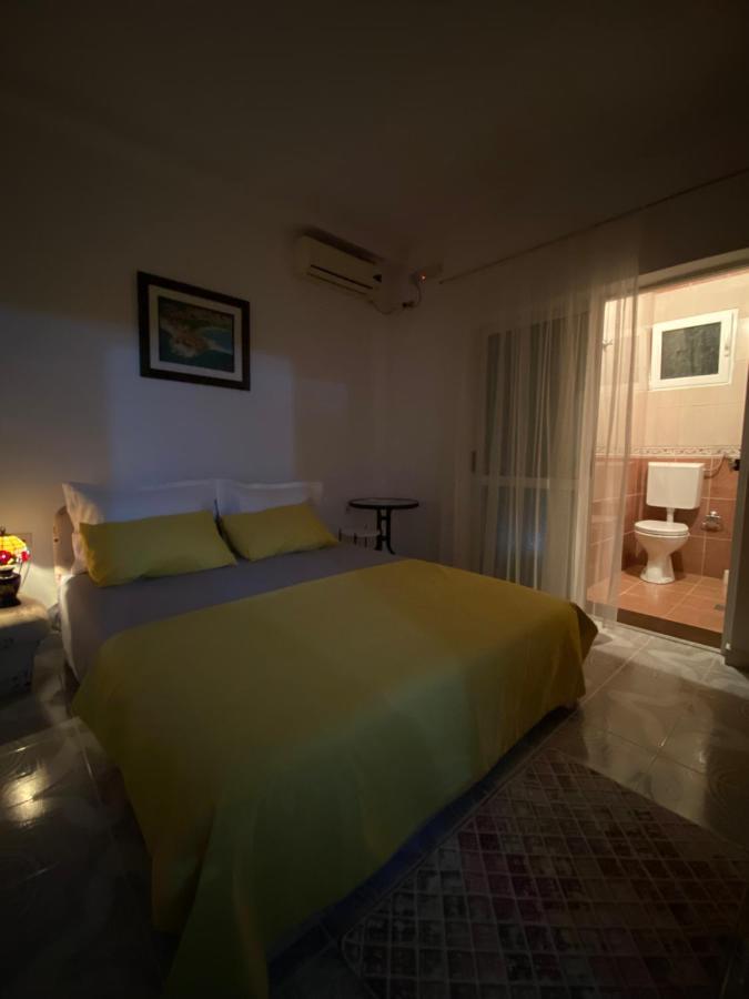 Guest House Nuhii أولتْسي المظهر الخارجي الصورة